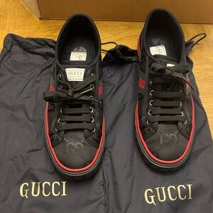 Gucci Men's Black Sneakers with Red and Green Accents